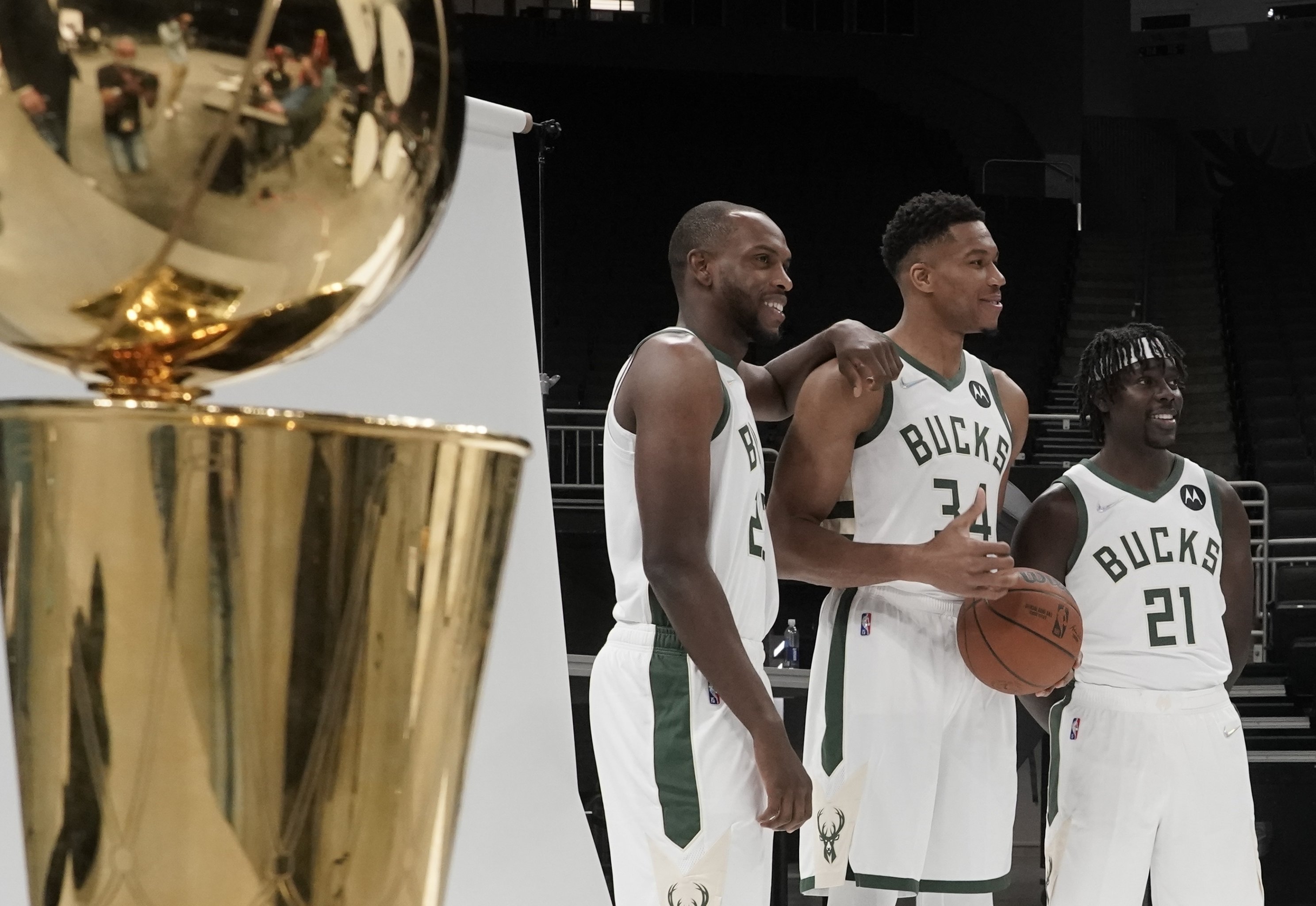 Giannis Leads the Milwaukee Bucks to the 2020-2021 NBA Championship - The  Ringer