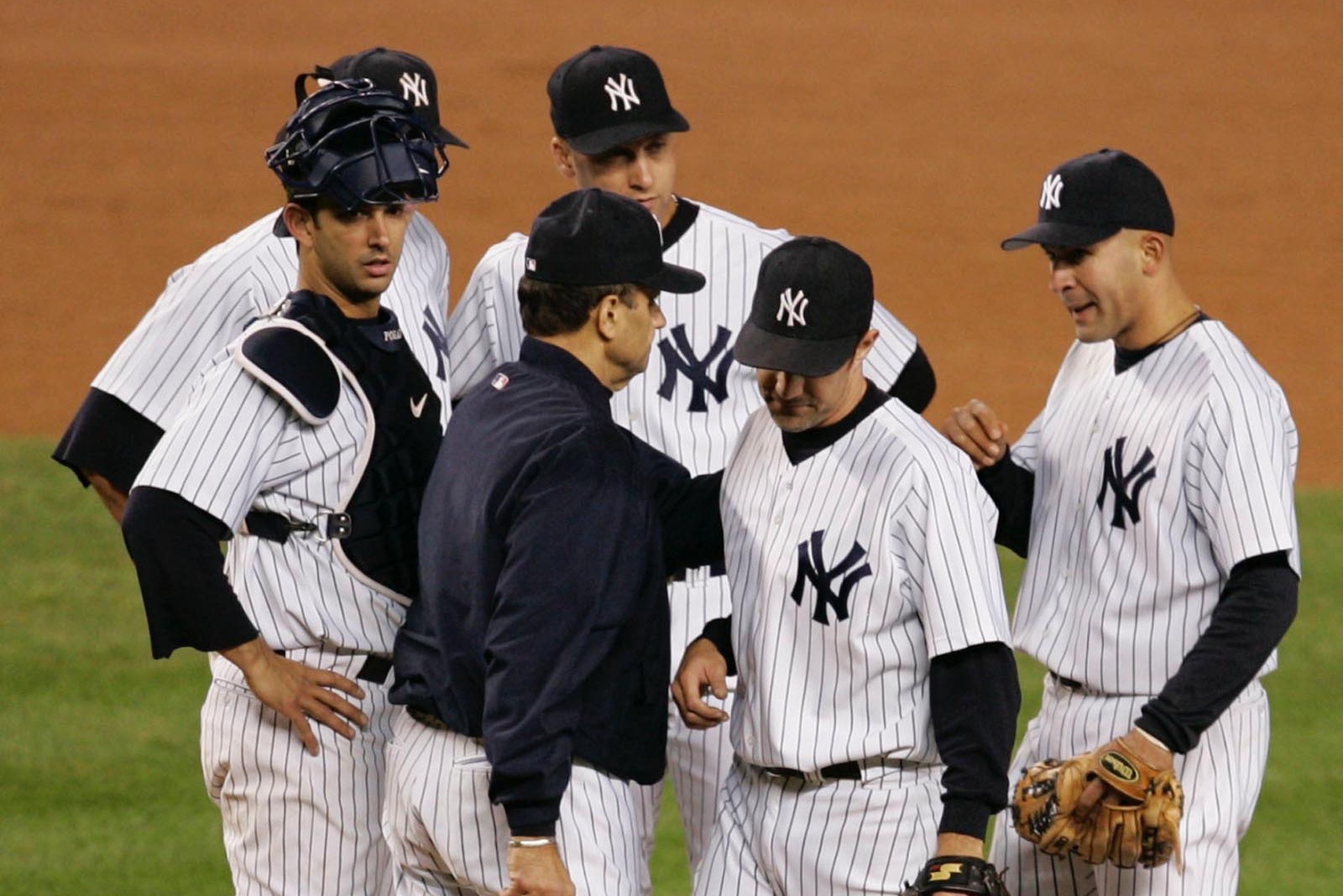 Yankees beat Angels 5-2, advance to World Series