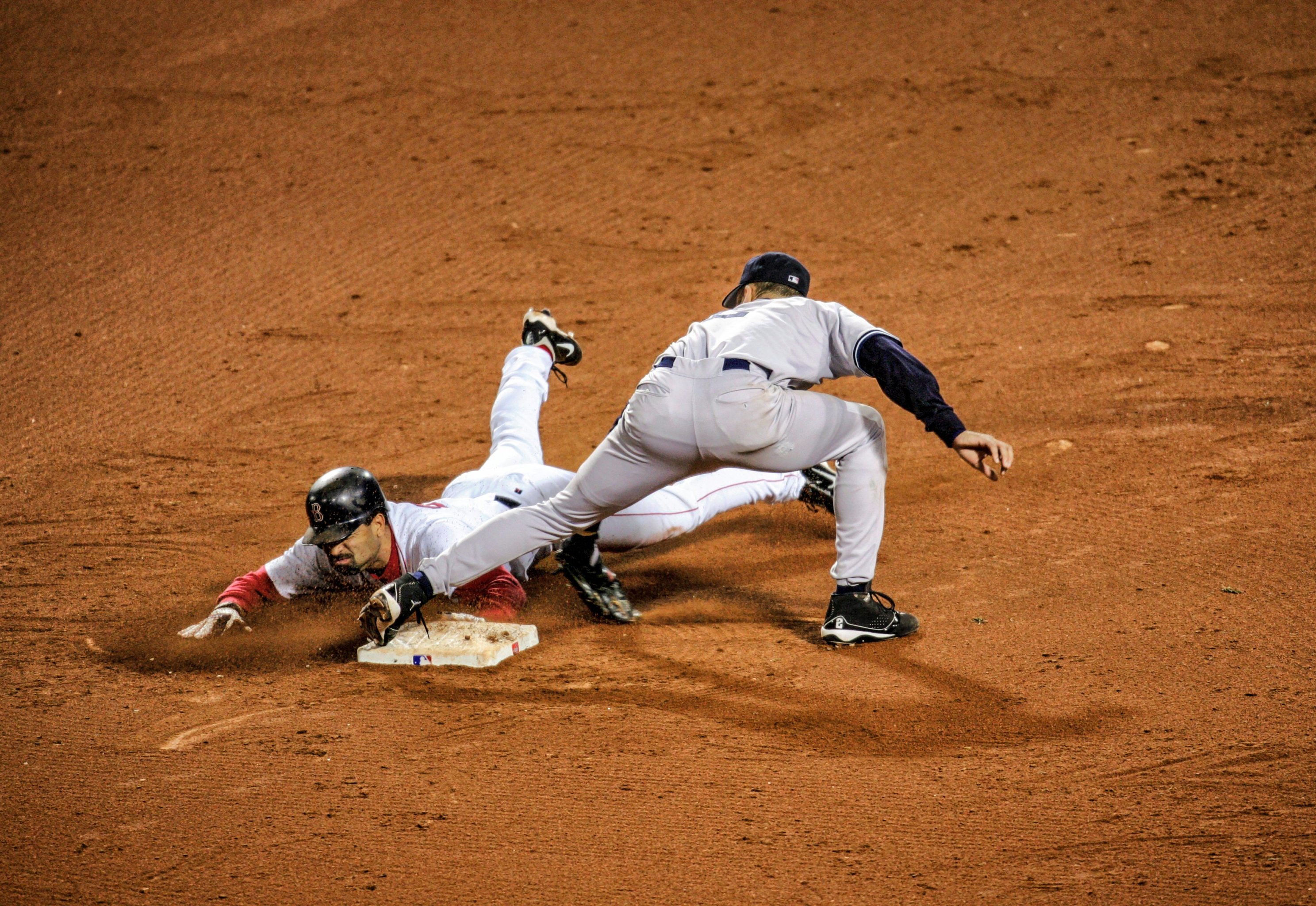 Angels' errors pave way for Red Sox win