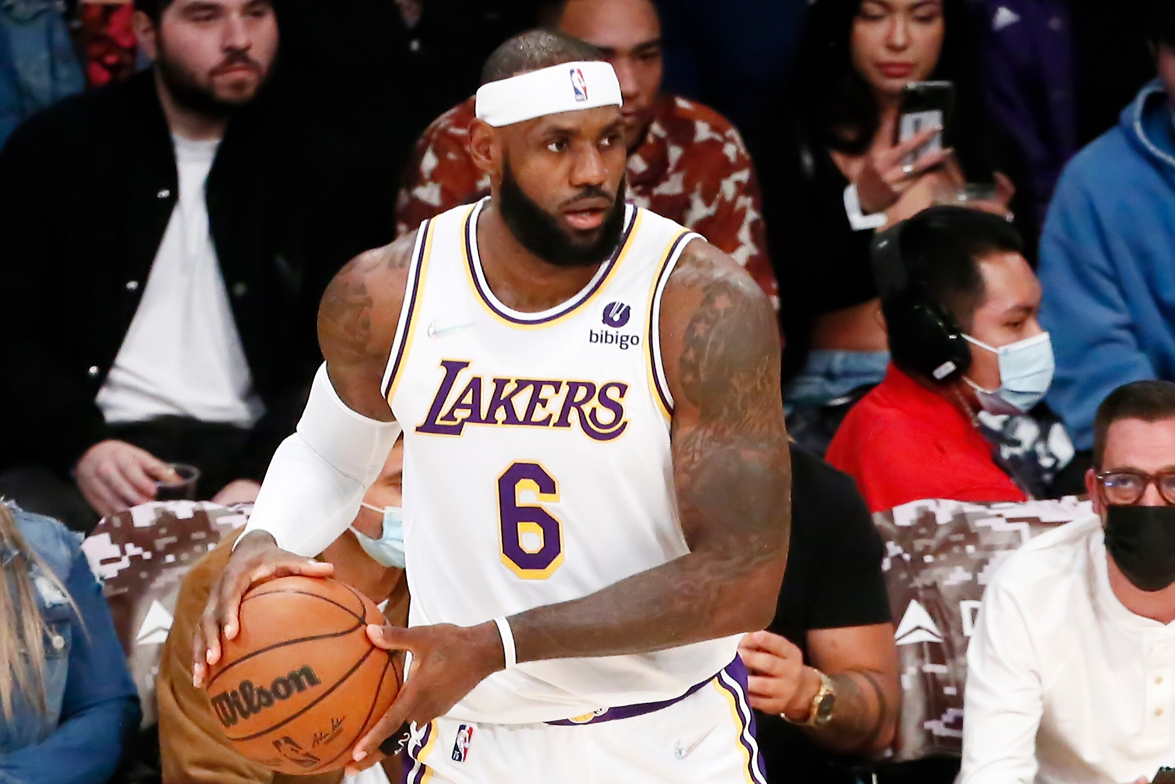 lebron james slides 2018