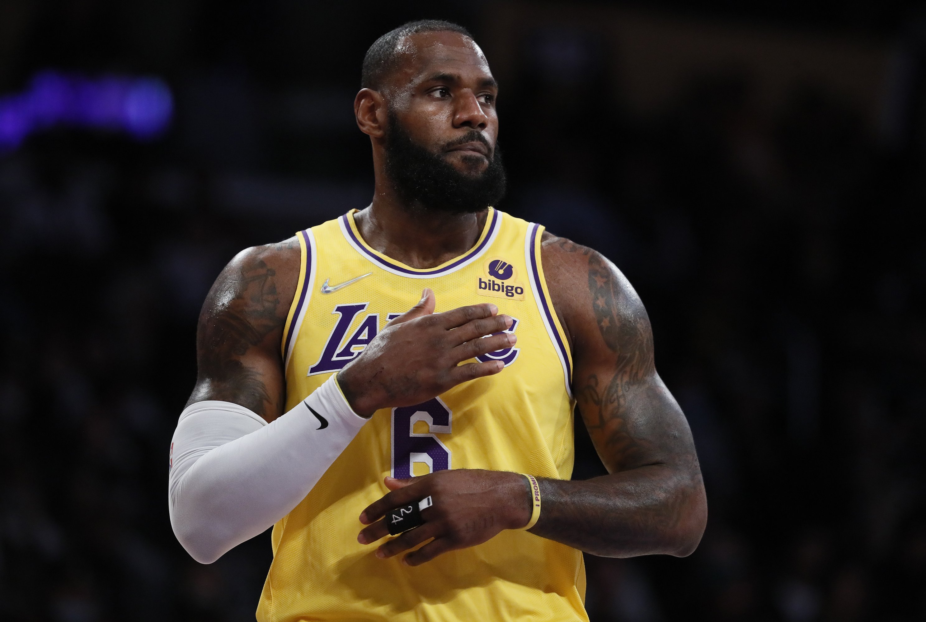 Lakers Nation on X: LeBron James once again led the NBA in jersey sales in  the 2021-22 season.   / X