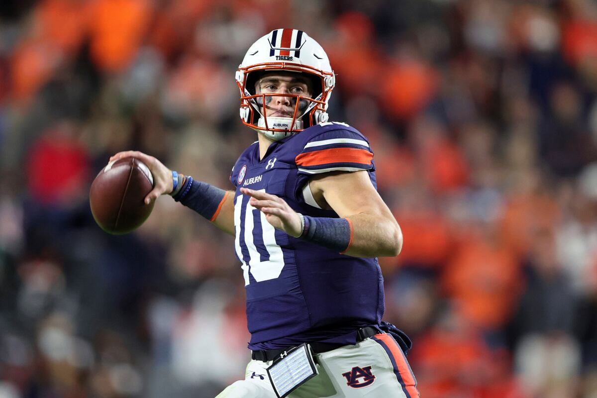 college-football-odds-week-10-picks-predictions-and-spread-for-top-25