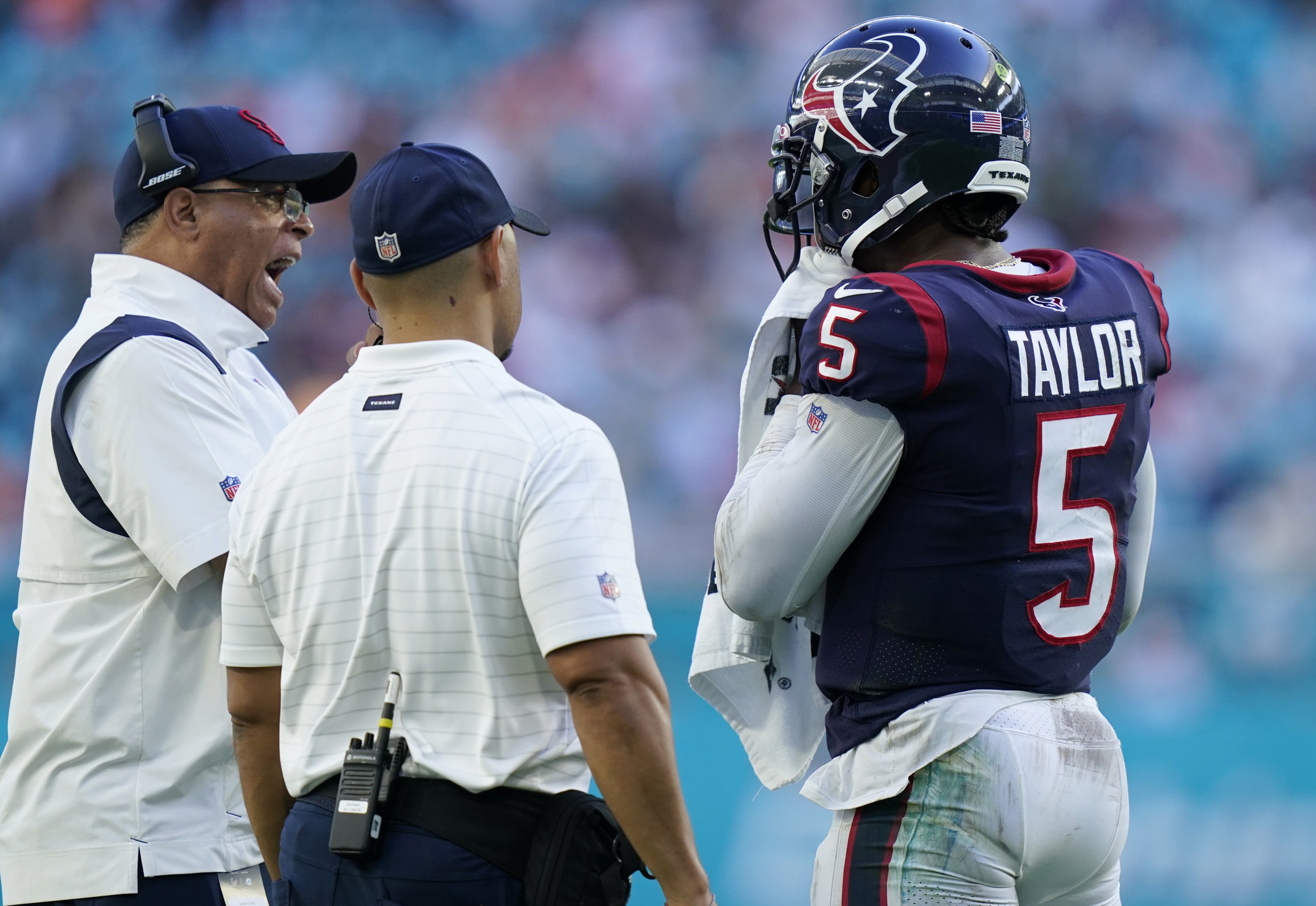 Texans end 3-game skid with 30-16 victory at lowly Jaguars