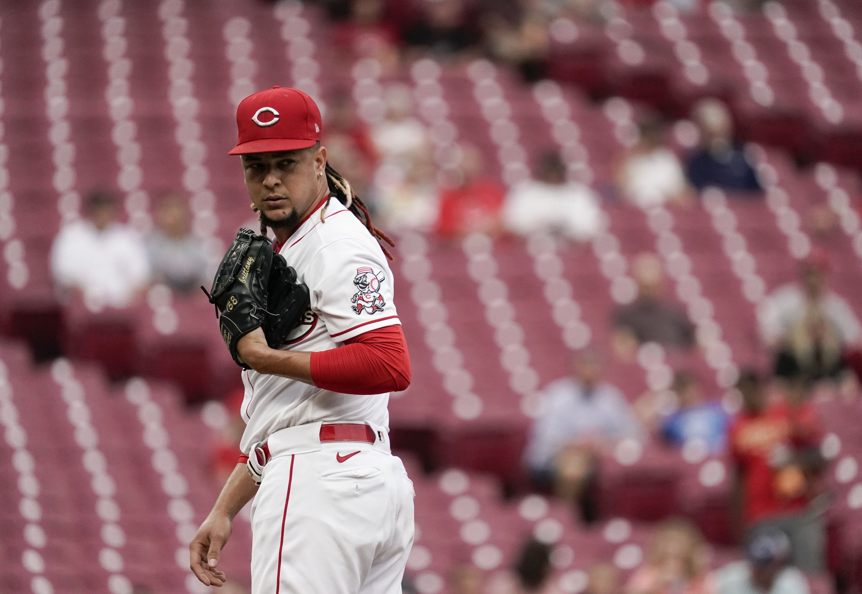 Cincinnati Reds on X: Luis Castillo on the mound in Philly