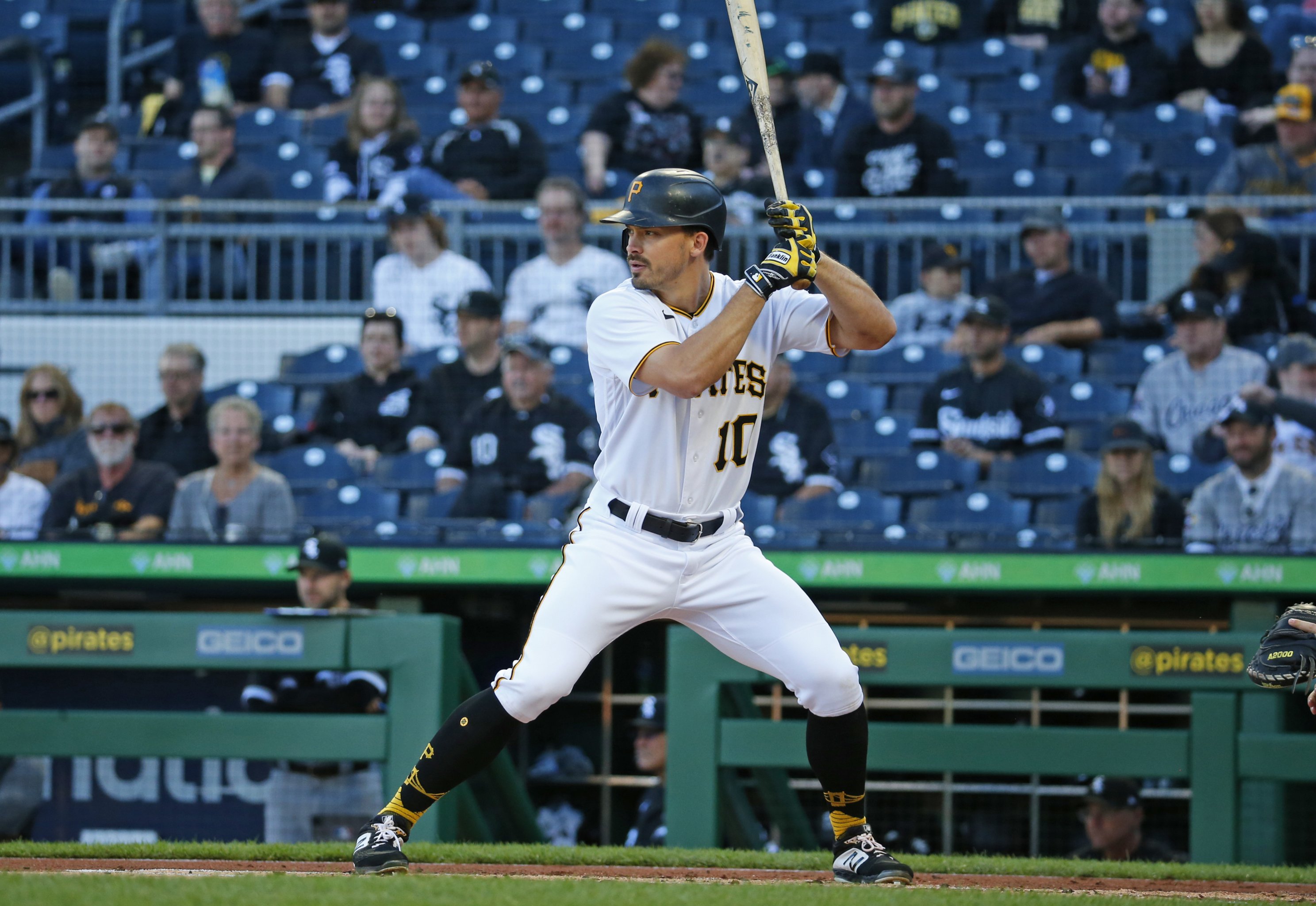 OAKLAND, CA - MAY 08: Tampa Bay Rays Infield Yoshi Tsutsugo (25) hits a  single during the MLB game between the Tampa Bay Rays and the Oakland  Athletics on May 08, 2021