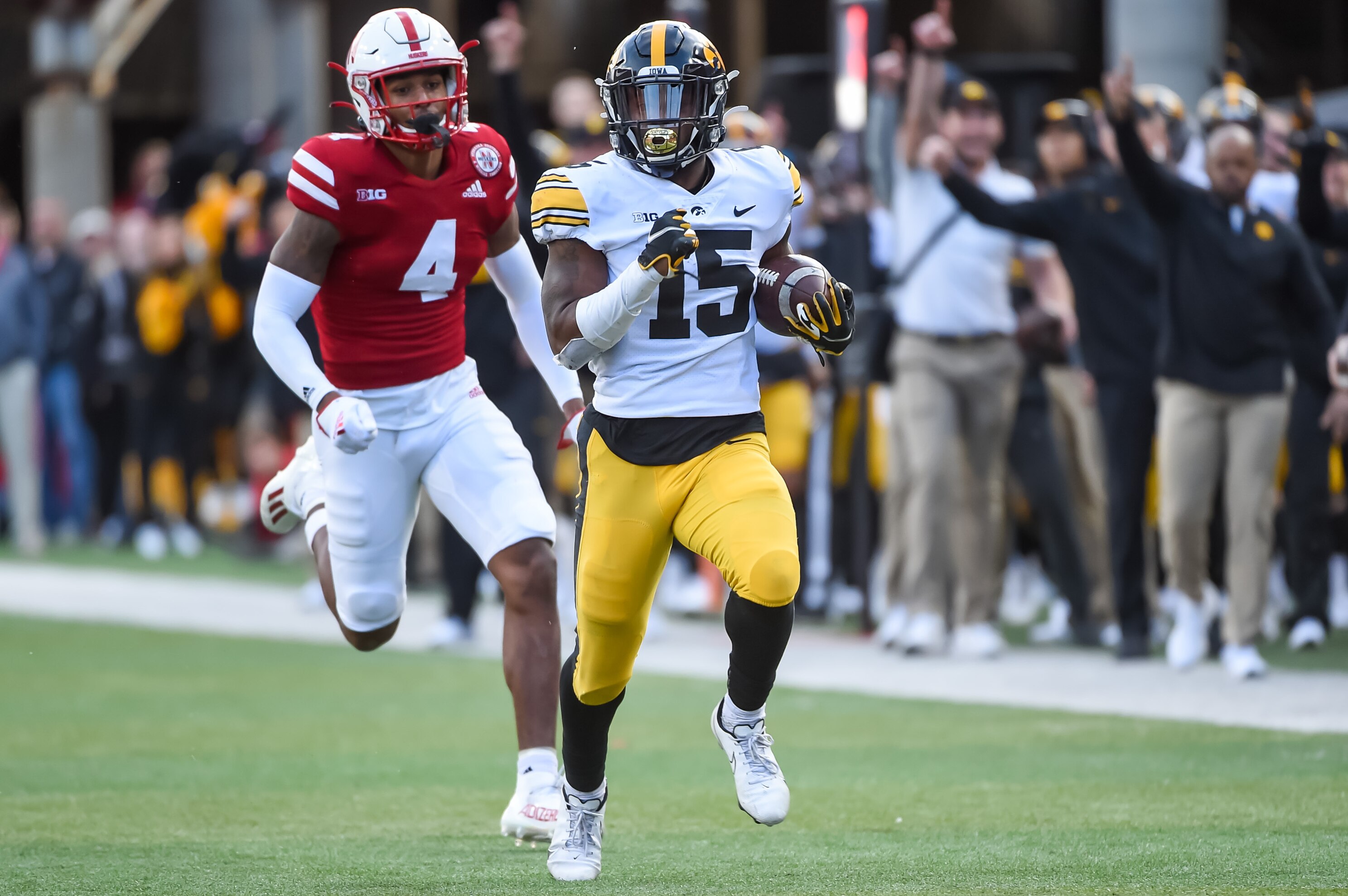 big ten championship game 2021 early preview predictions for michigan vs iowa bleacher report latest news videos and highlights