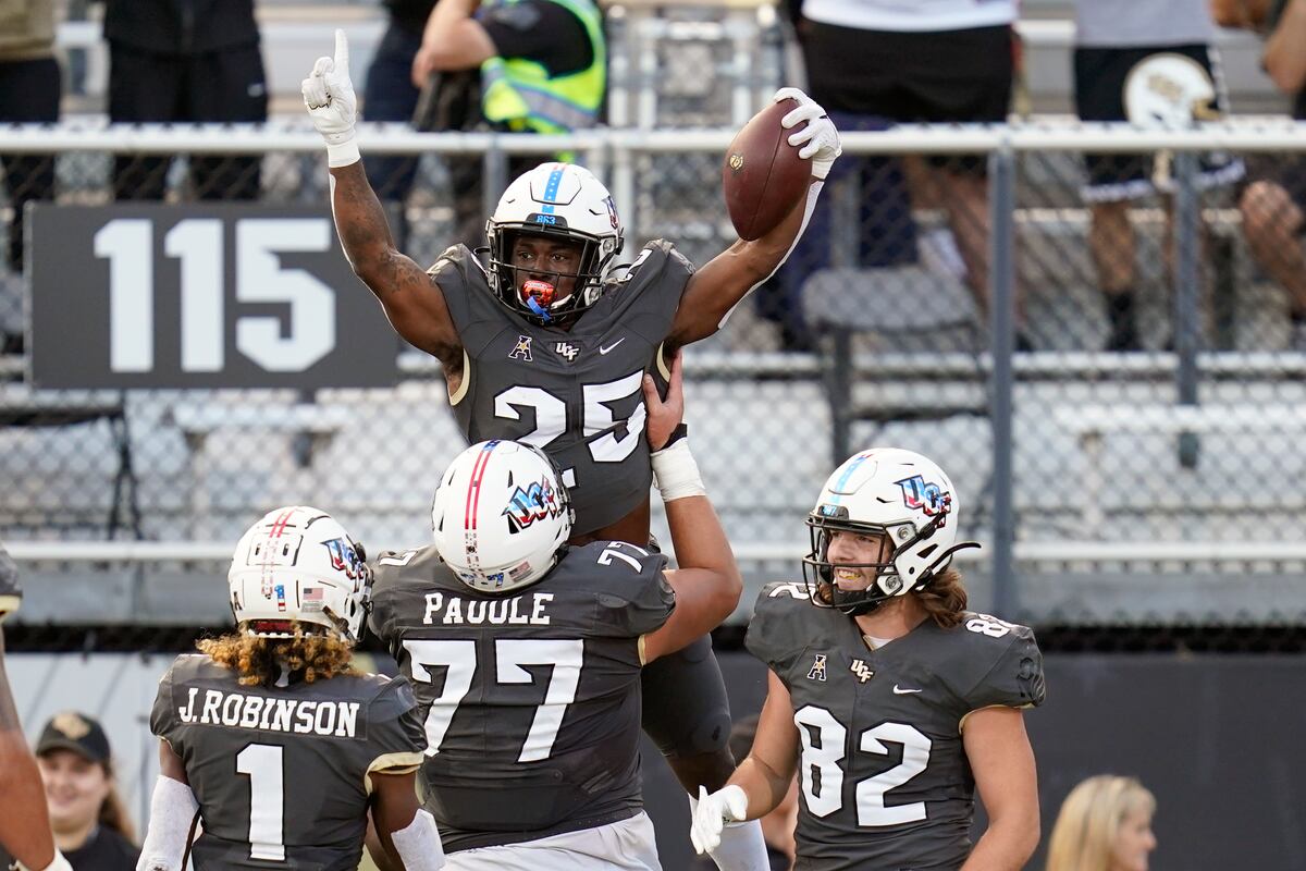 College Football Bowl Picks 202122 Predictions for Every Postseason