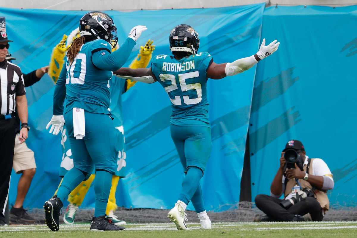 Week 16 DraftKings FanDuel Daily Fantasy Football Picks Lineup Tips week-16-draftkings-fanduel-daily-fantasy-football-picks-lineup-tips