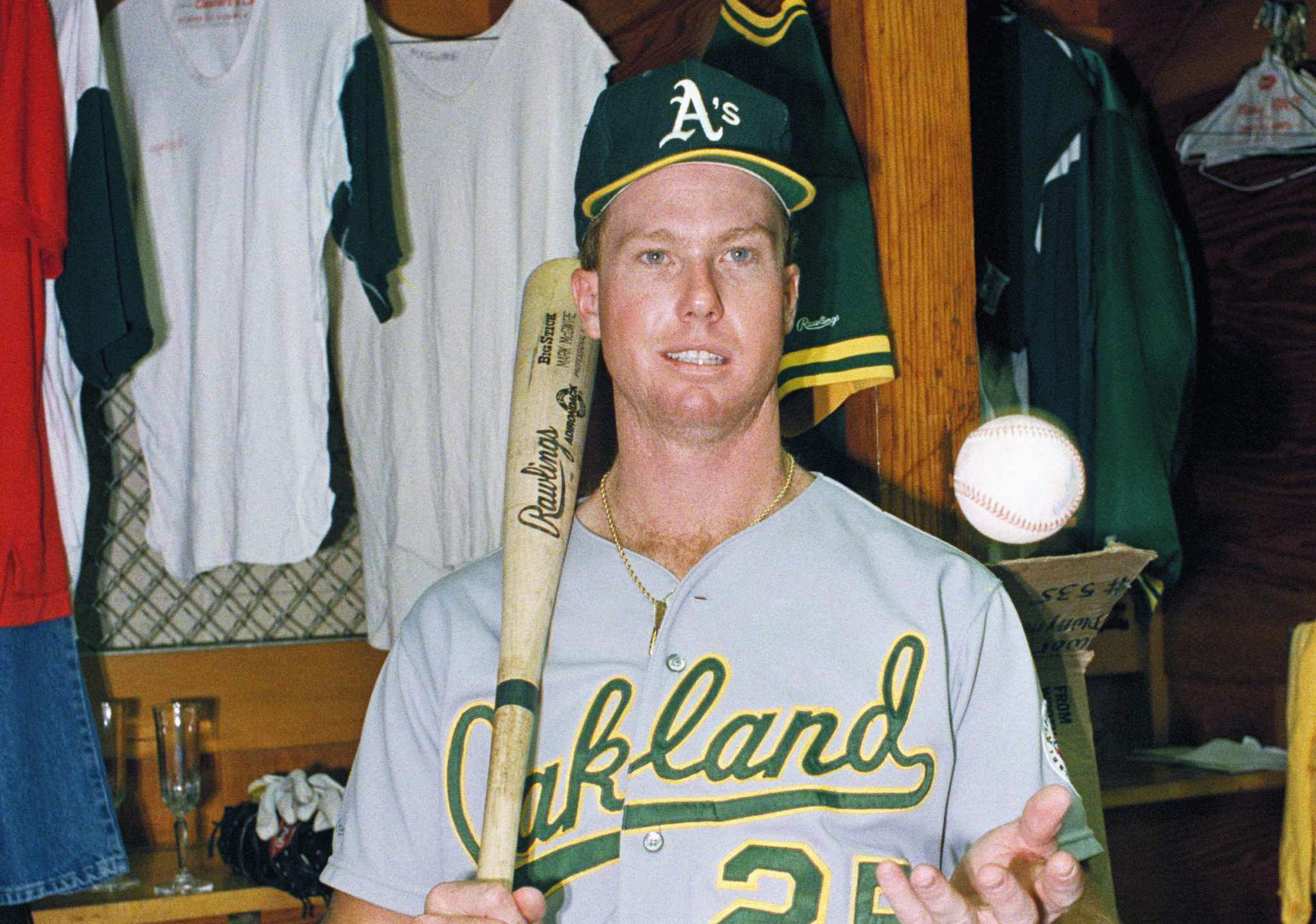 6 Most Valuable Mark McGwire Rookie Cards - Old Sports Cards