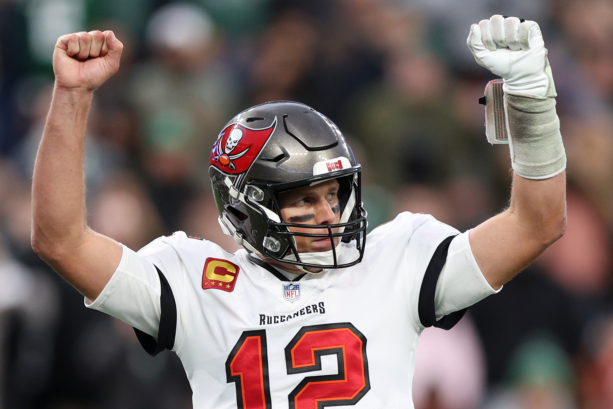 Buccaneers at Jets recap: Late comeback nets thrilling 28-24 win