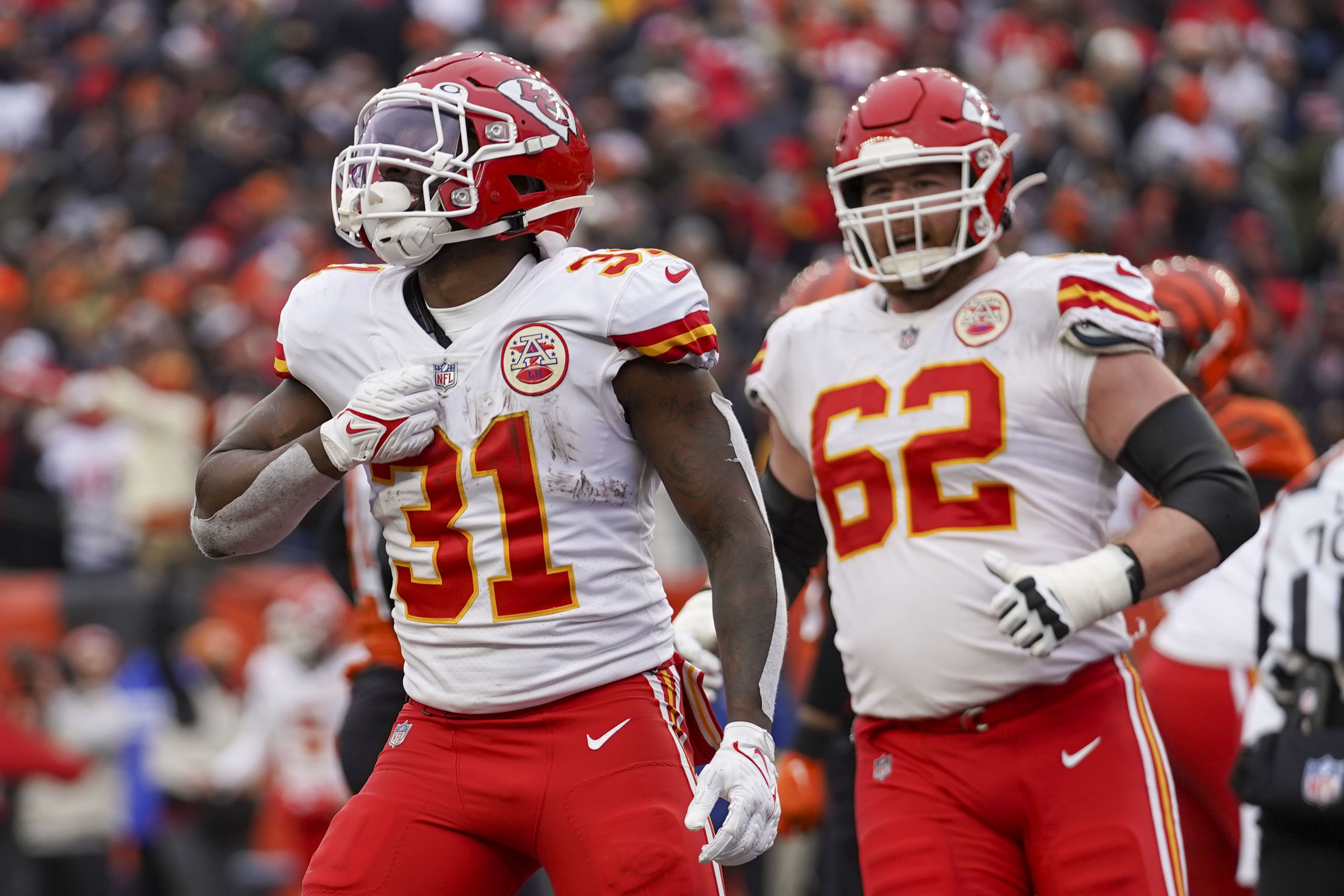 Chiefs squander control of AFC playoff race in Cincinnati