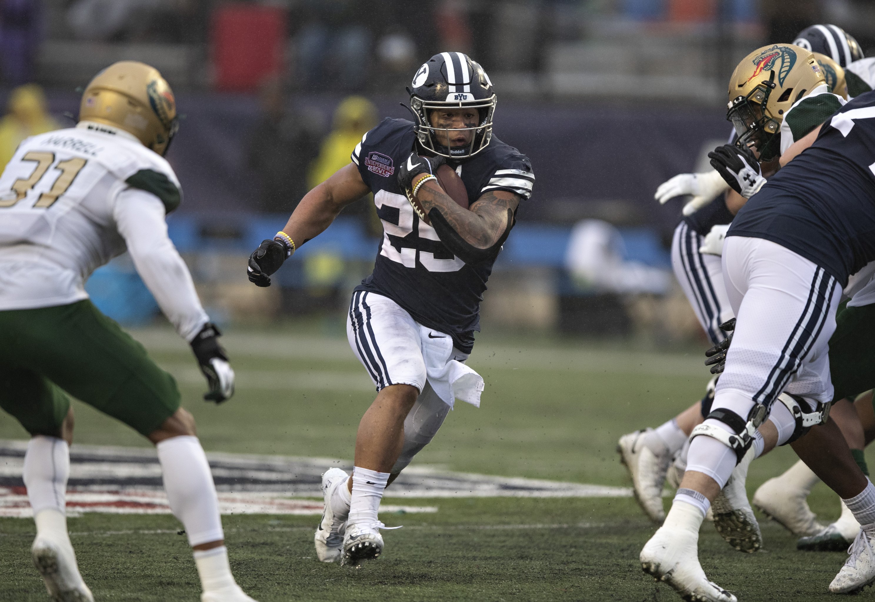 2022 NFL Draft Player Comparisons: BYU RB Tyler Allgeier displayed an elite  ability to force missed tackles and generate yards after contact, NFL  Draft