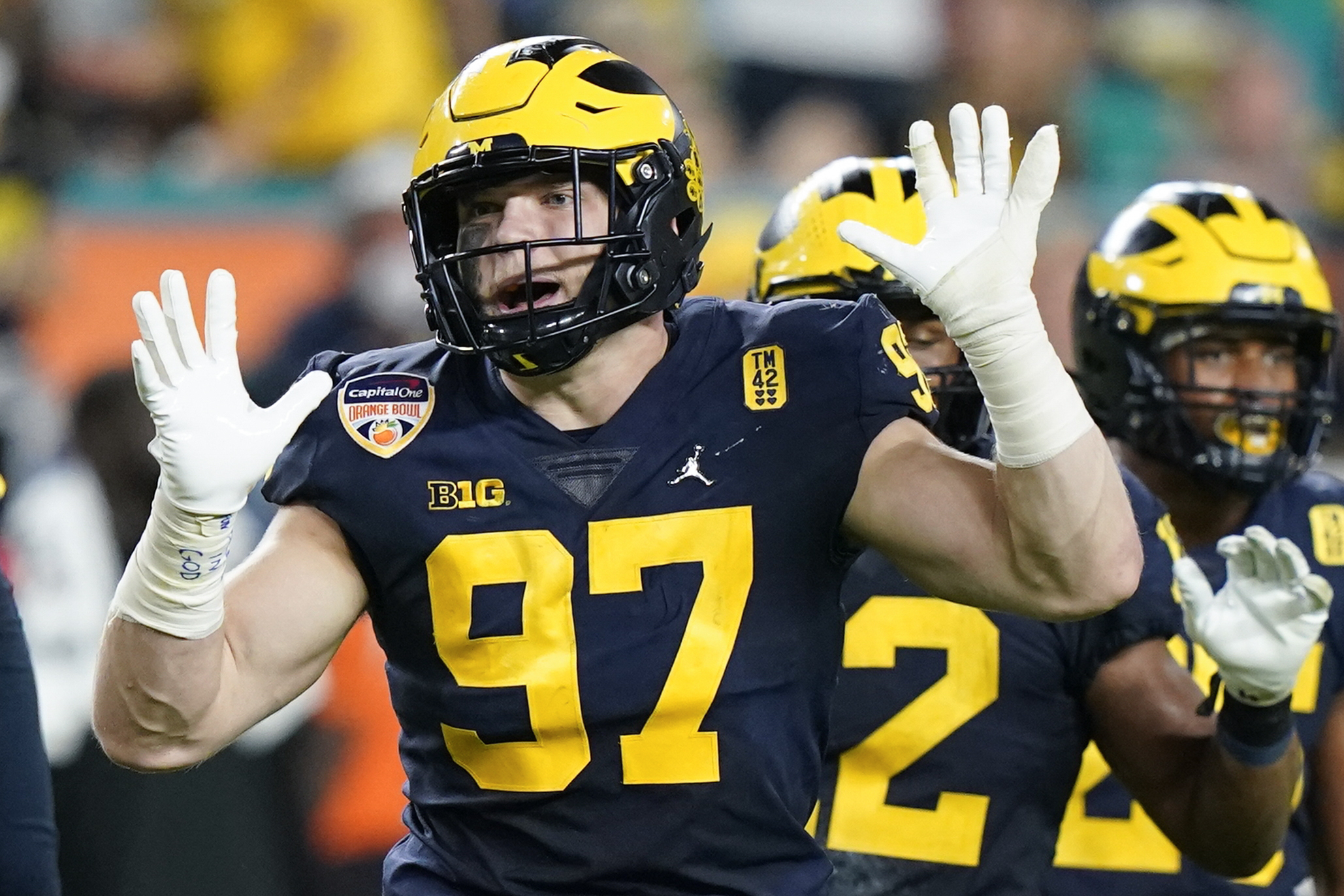 Interior offensive line rankings for the top 32 NFL iOL heading into 2022  led by Zack