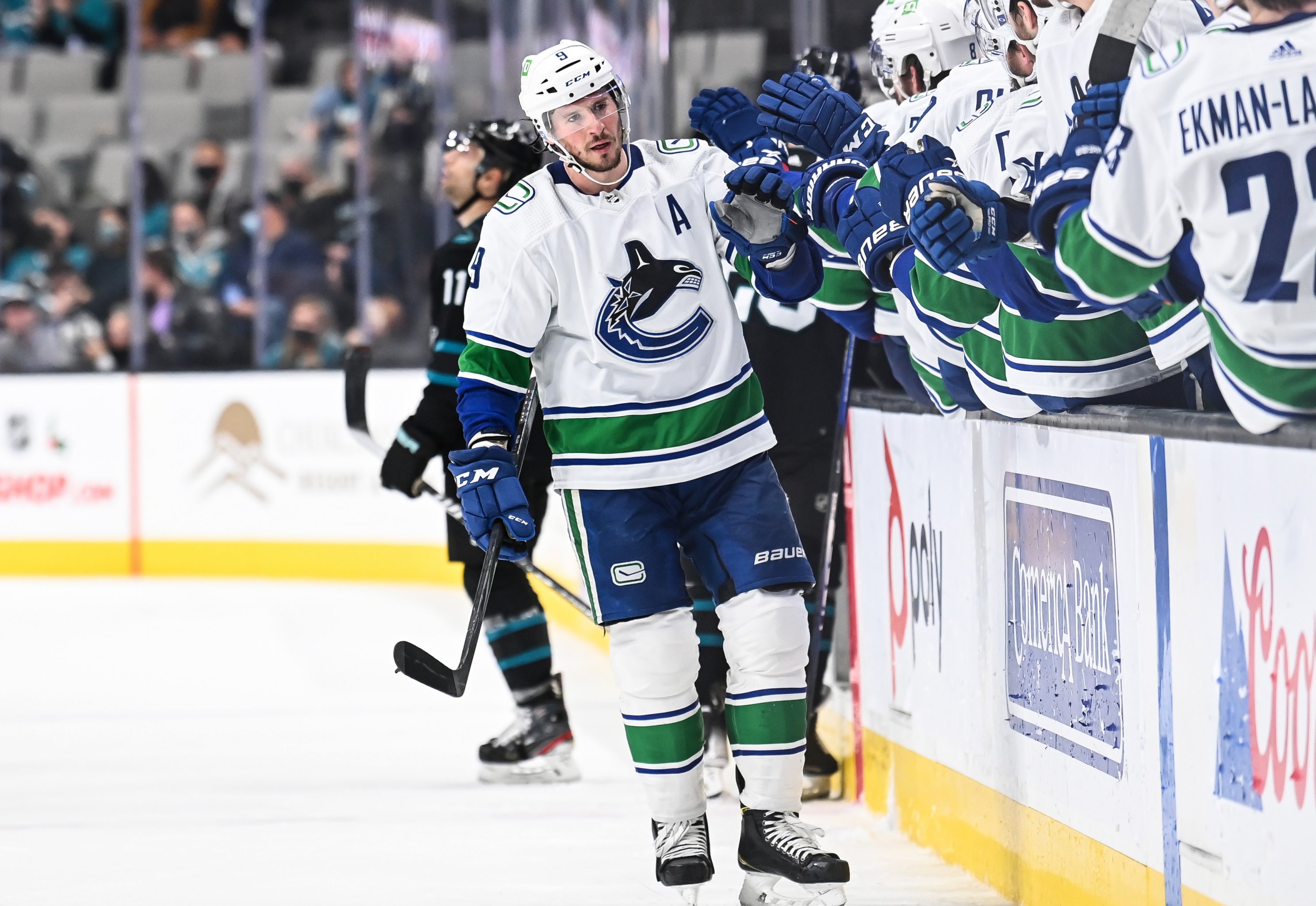 Vancouver Canucks sign leading scorer J.T. Miller to 7-year, $56 million  contract - ESPN