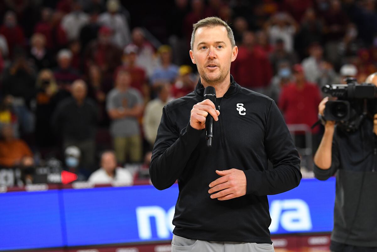 Top College Football Teams with LowestRanked 2022 Recruiting Classes