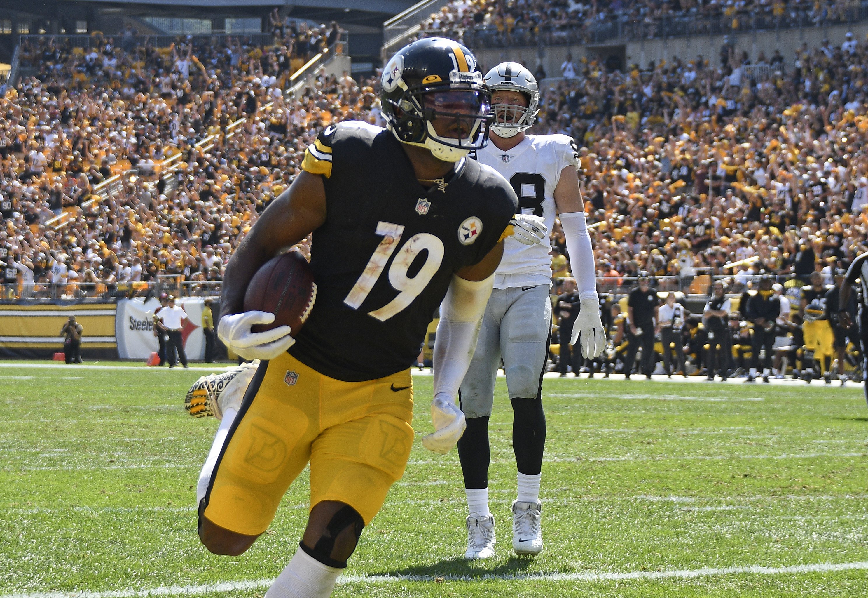 Steelers receivers Antonio Brown and JuJu Smith-Schuster stay in