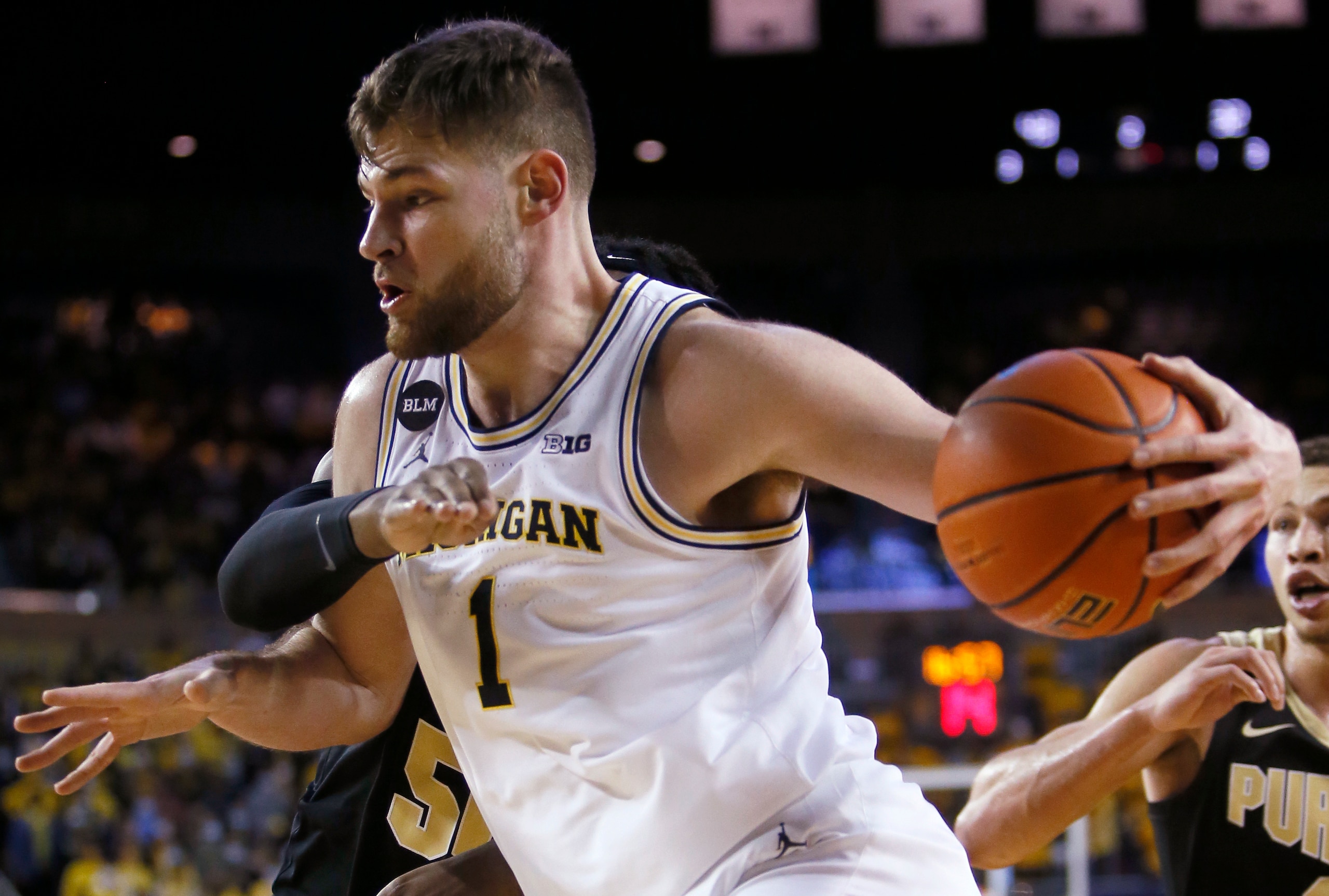 Michigan's Hunter Dickinson
