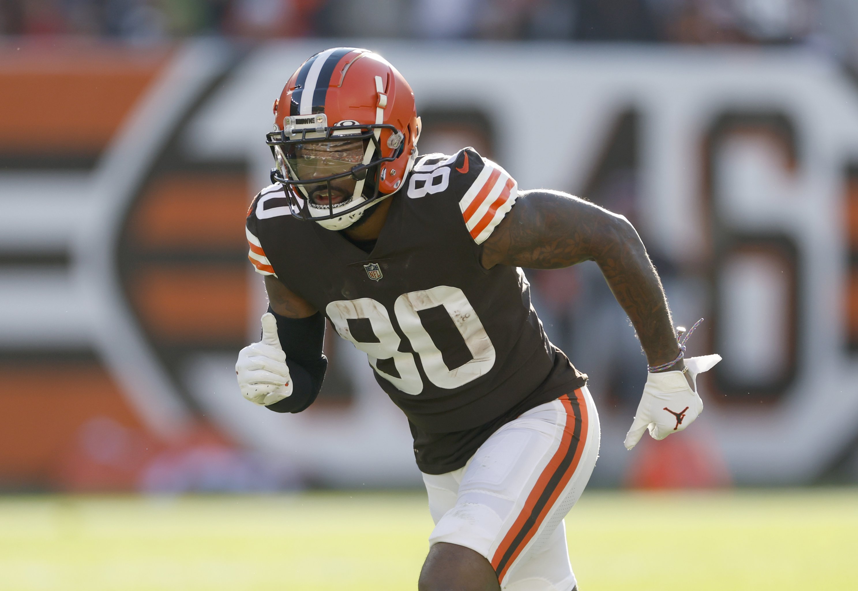 Browns landing WR Cooper in trade with Cowboys