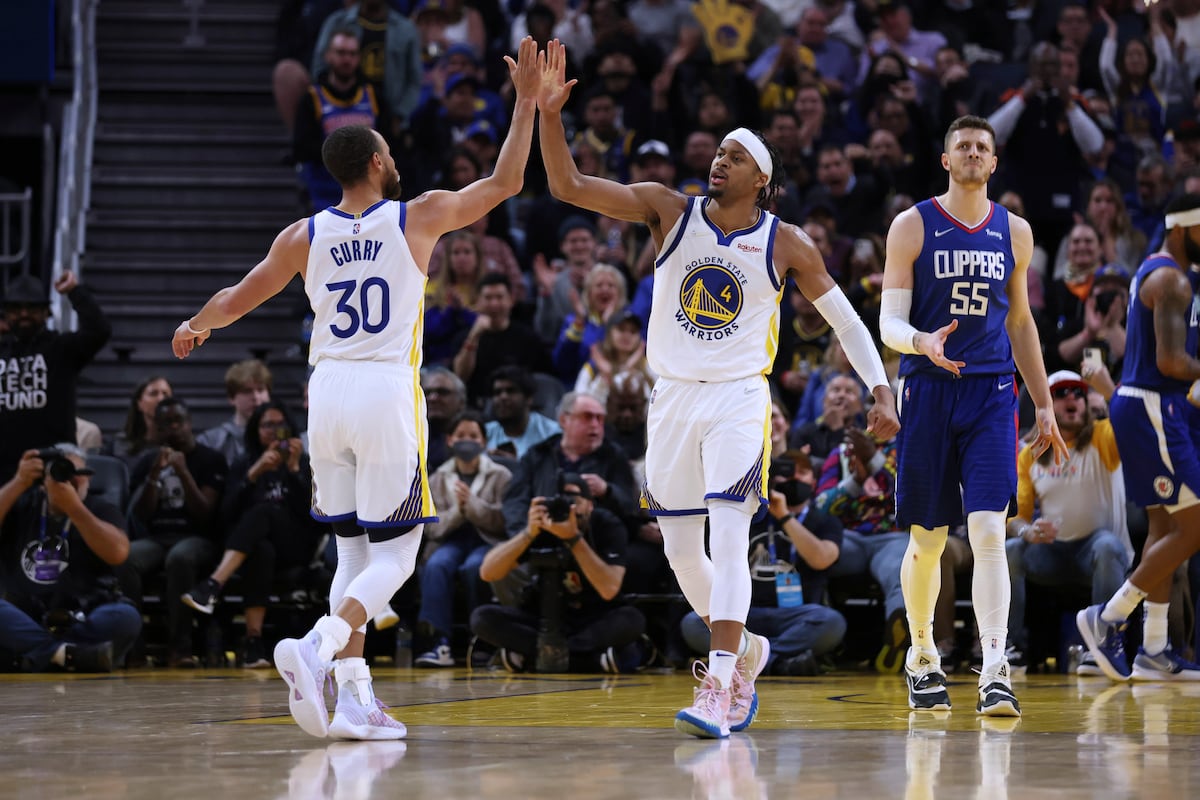 Stephen Curry's Heroics Propel Warriors Past Clippers in Play-In Thriller