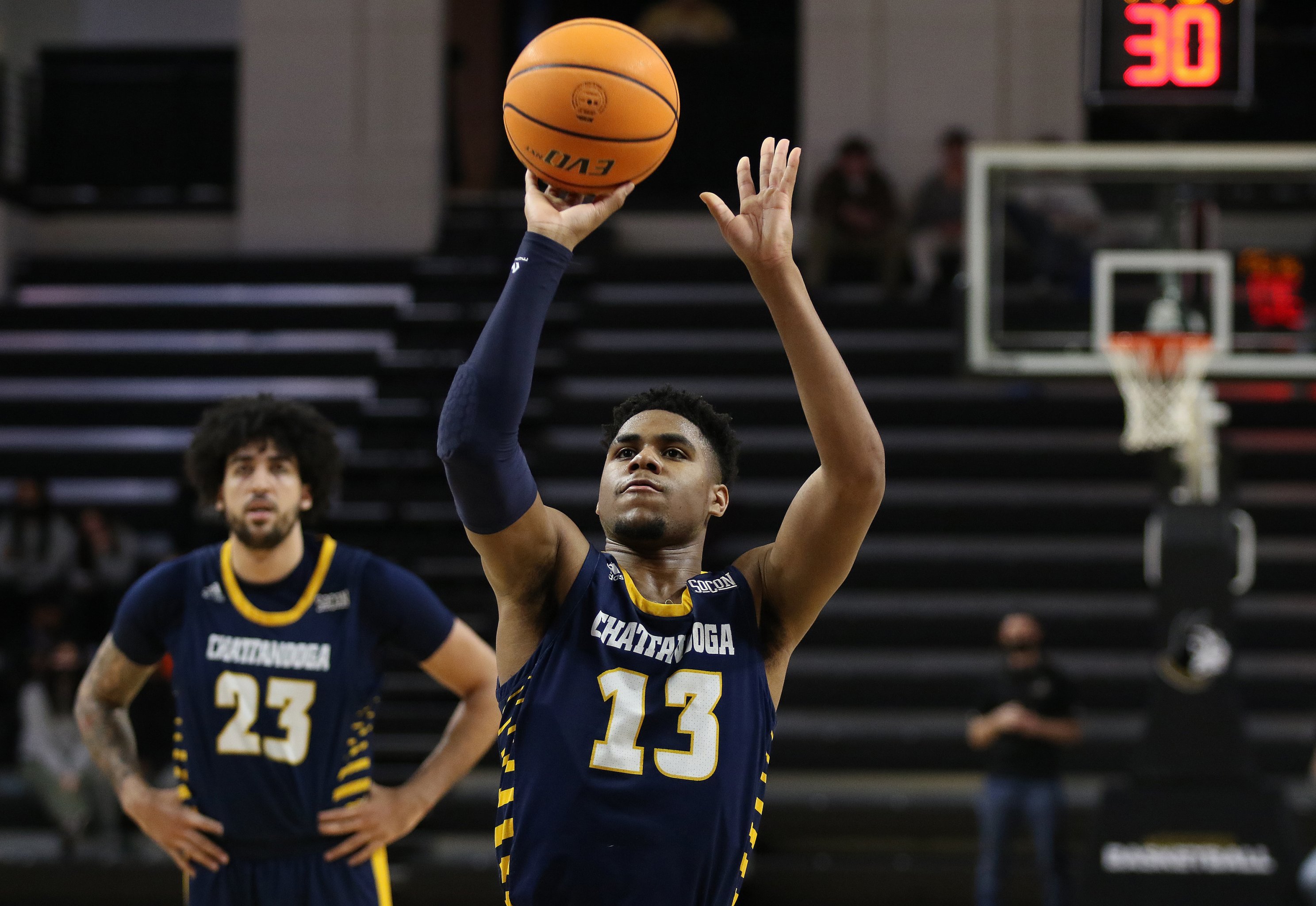 Chattanooga punches ticket to NCAA Tournament on OT game-winning