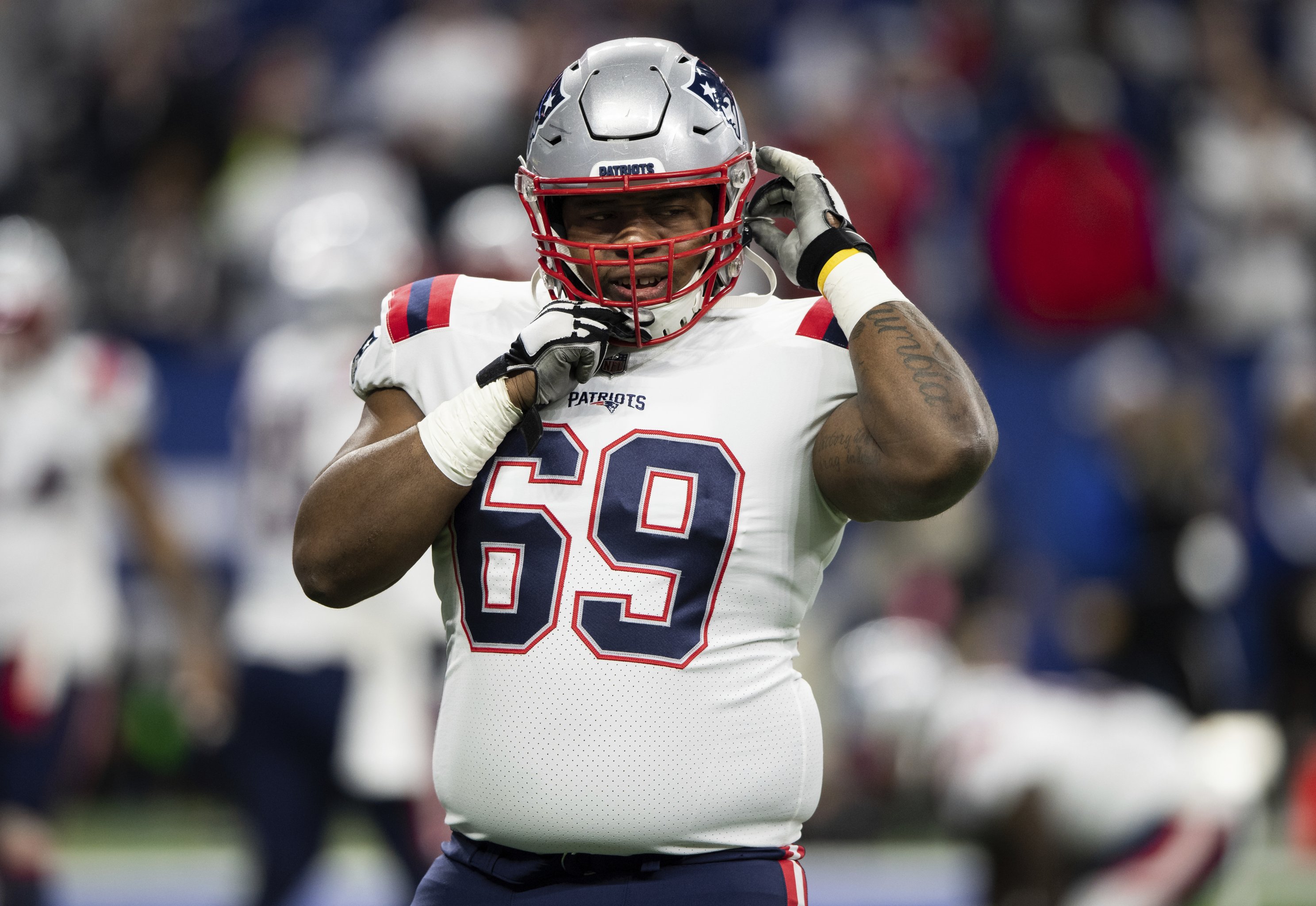 Patriots trade guard Shaq Mason to Bucs, linebacker Chase Winovich