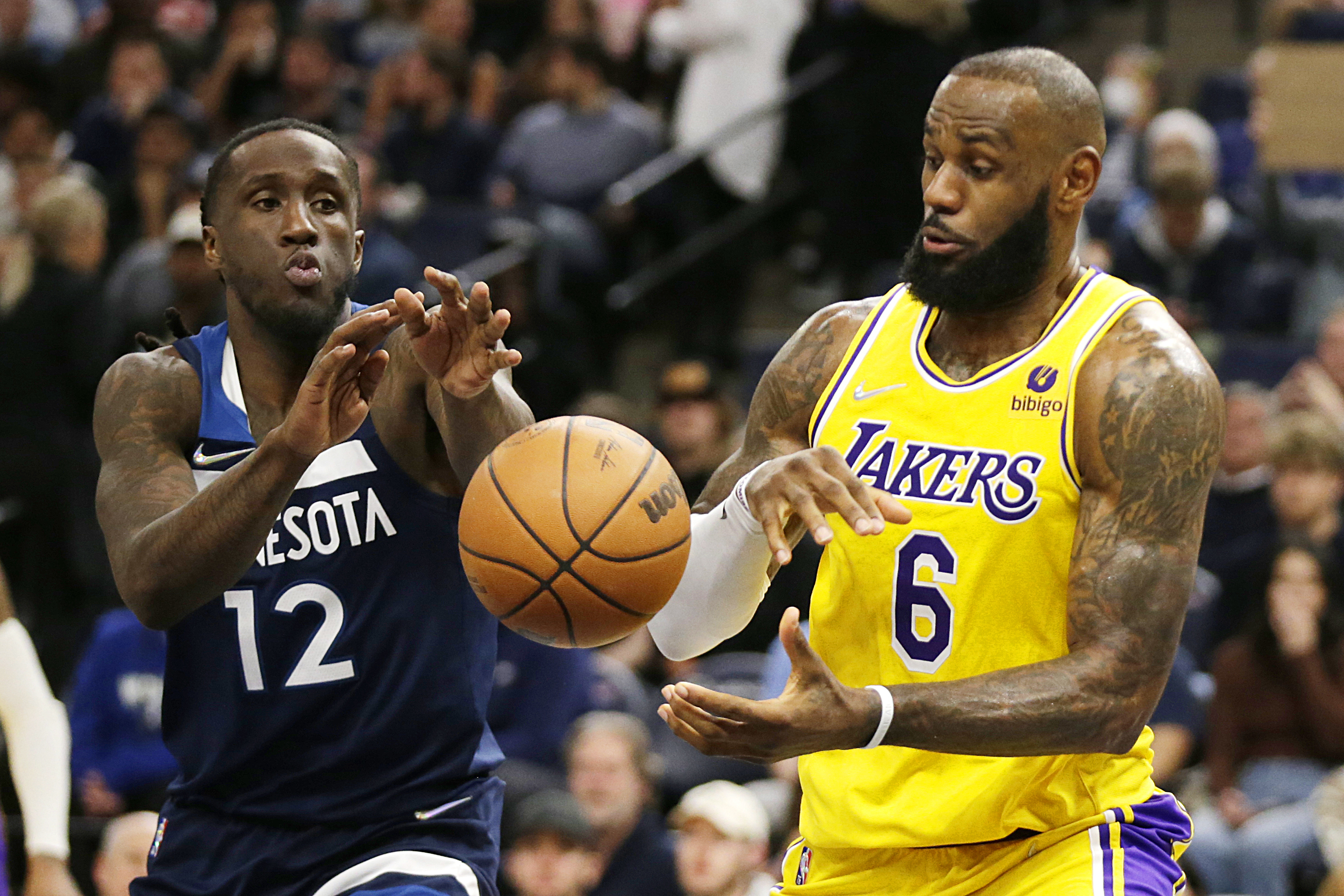 LeBron James scores 46 points, hits 9 3s in Lakers' loss