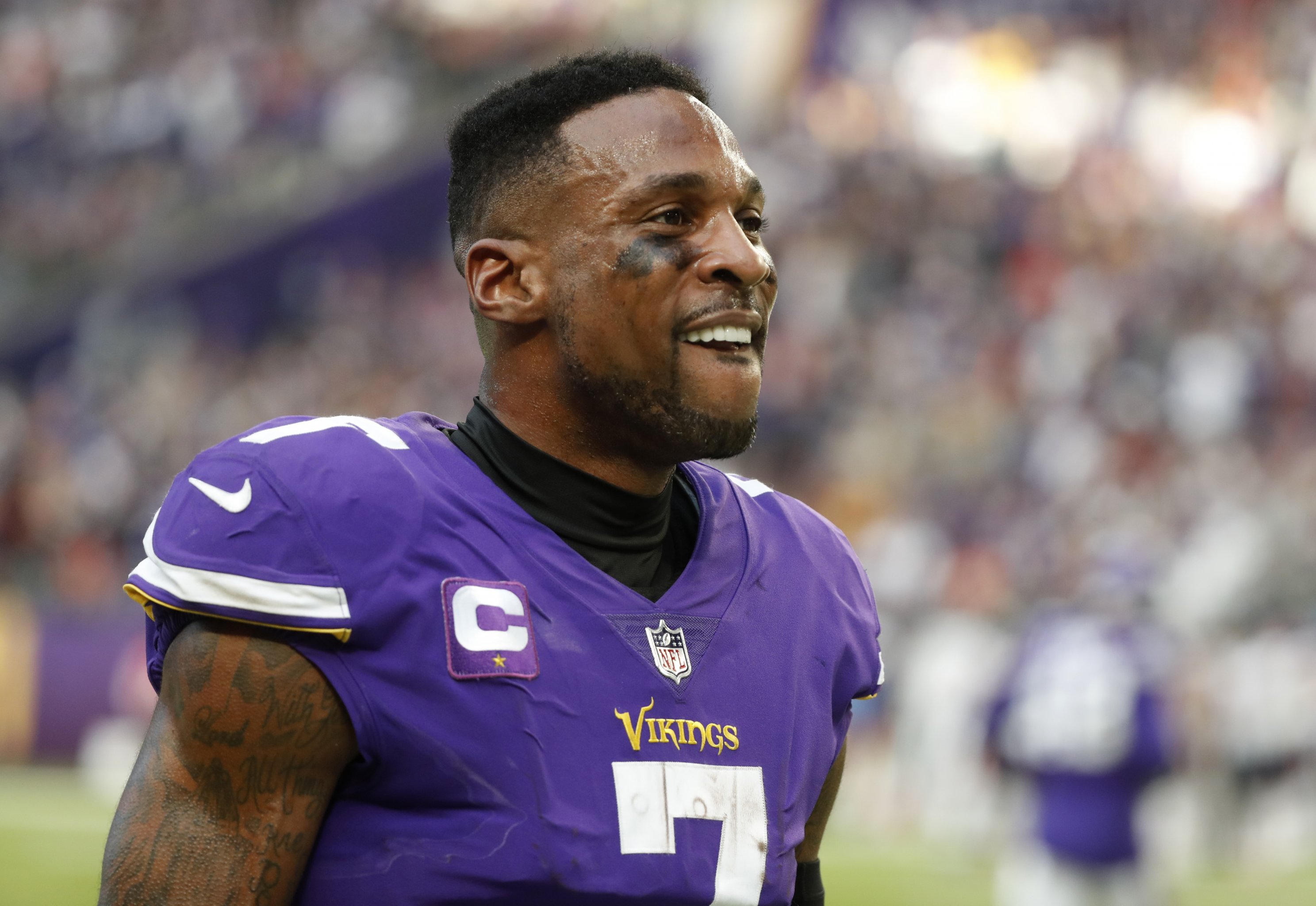 Waiving goodbye: Vikings cut Moss