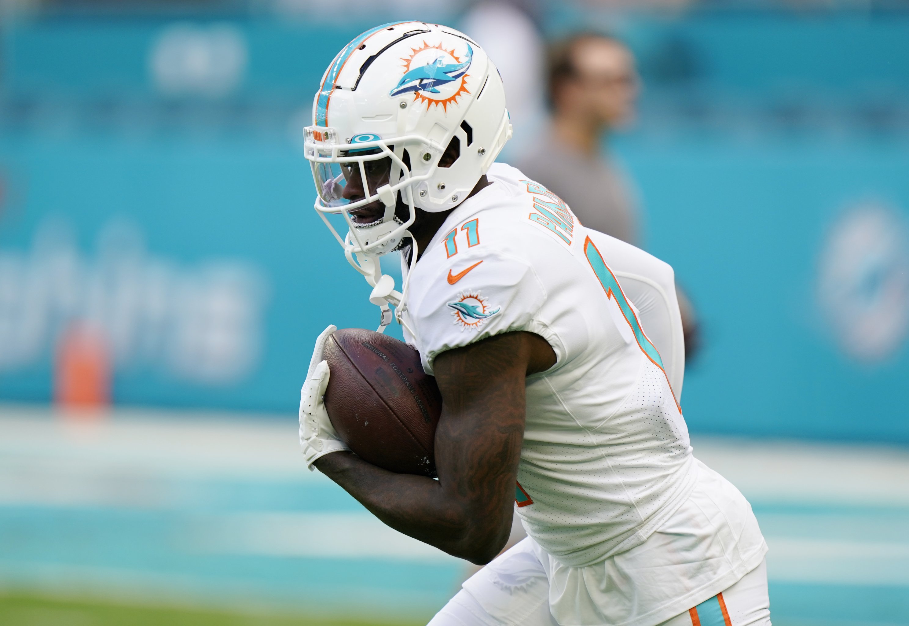 Tyreek Hill traded to Miami Dolphins in shocking blockbuster NFL deal 