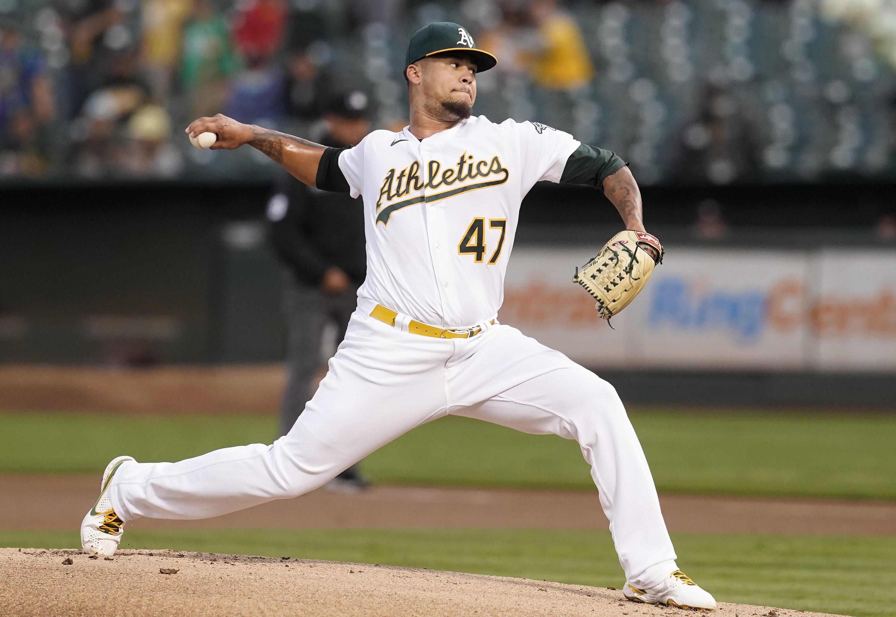 Yankees acquire RHPs Frankie Montas, Lou Trivino from A's