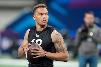 Cincinnati quarterback Desmond Ridder