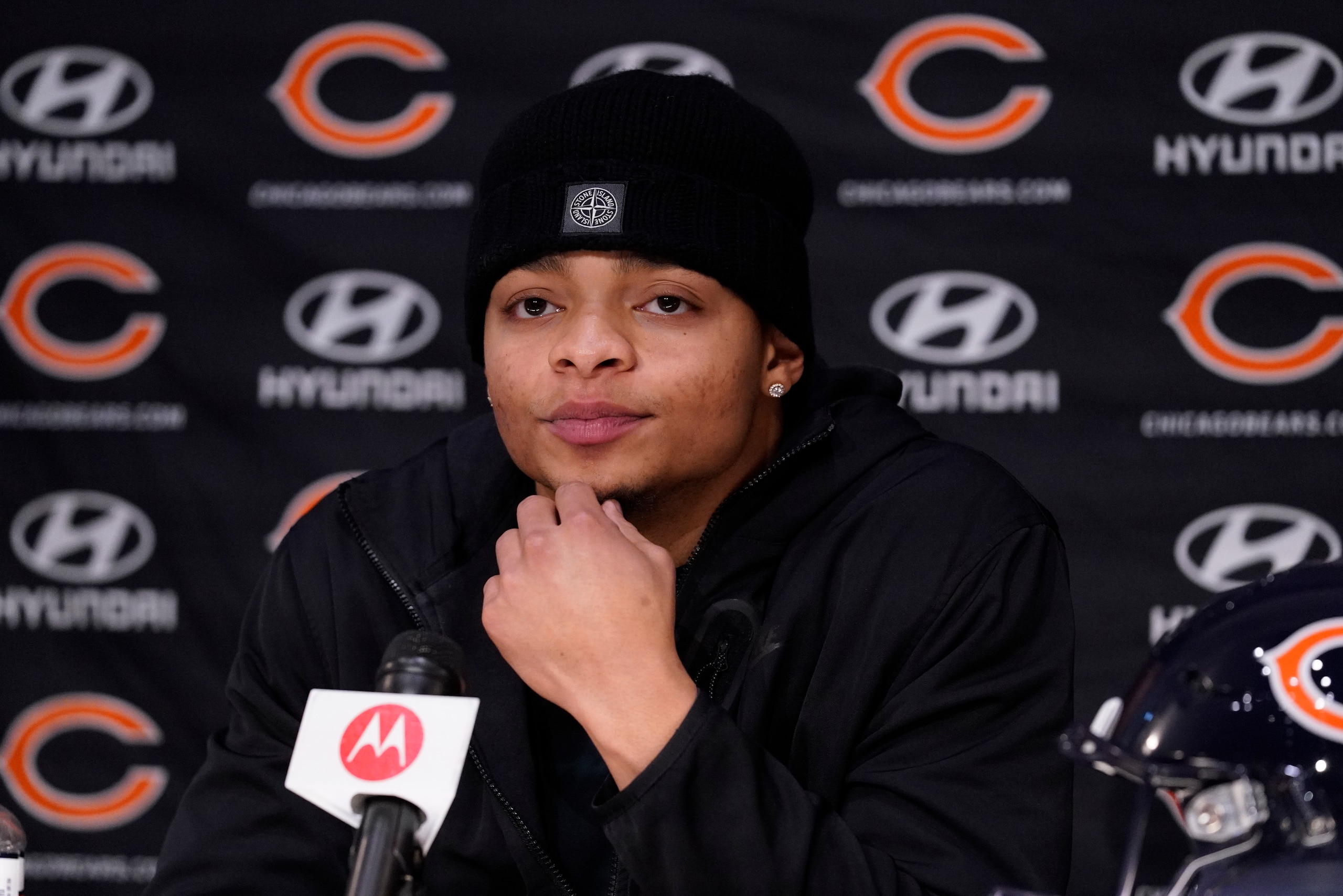 Quarterback Justin Fields