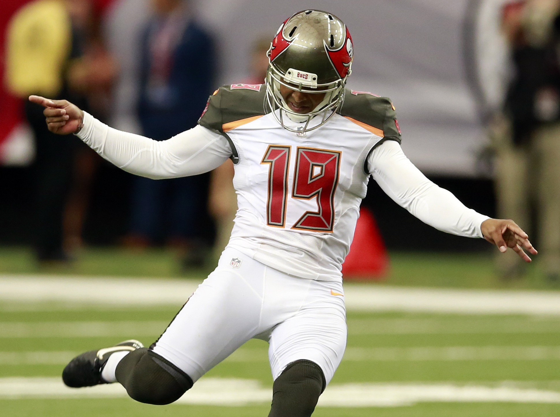 Buccaneers' kicker Roberto Aguayo trying to back up lofty draft