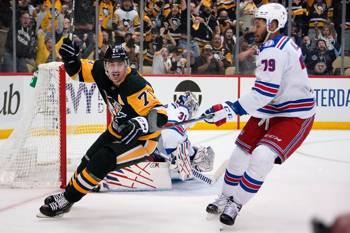 NHL Playoffs 2022: Odds, Hot Takes, Top Storylines for May 15 Schedule
