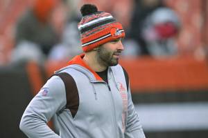 Dov Kleiman on X: #Browns trade package for #Texans QB Deshaun Watson  would have to include QB Baker Mayfield, multiple 1st round draft picks,  and possibly other players, a source tells @MaryKayCabot