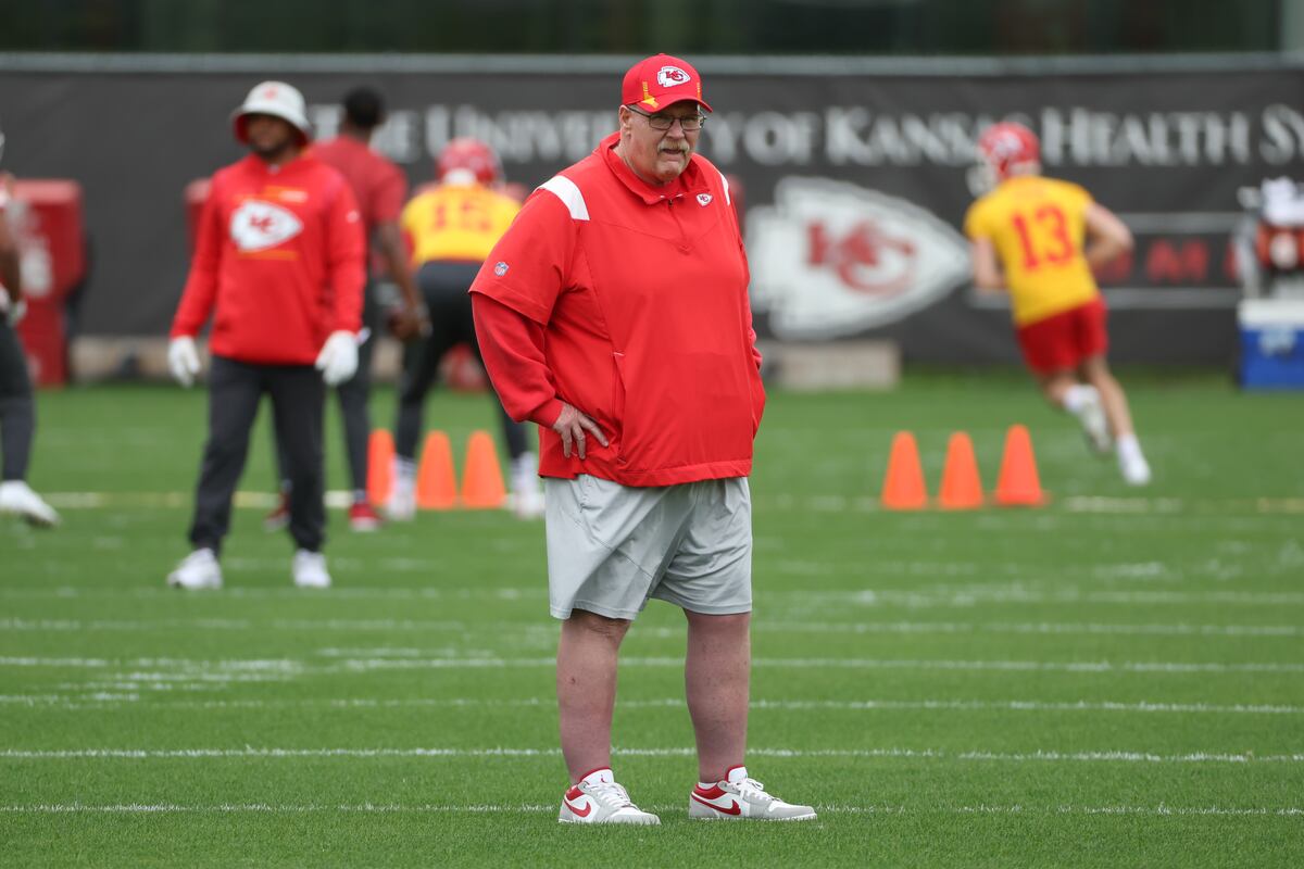Chiefs' Position Battles to Watch Ahead of 2022 NFL Season - Vimarsana News